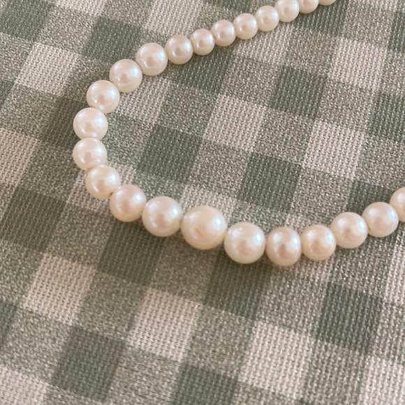 Fake pearl necklace - Picture 4 of 4